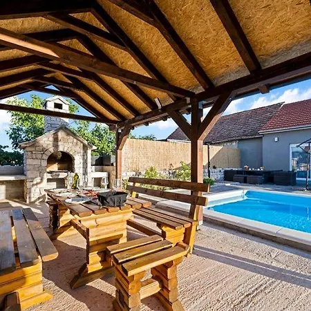 Villa Olive Tree House With Jacuzzi, Wifi And 40m2 Pool Siritovci