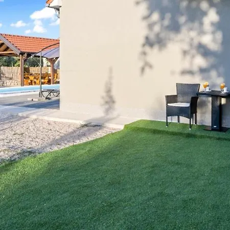 Olive Tree House With Jacuzzi, Wifi And 40m2 Pool Villa