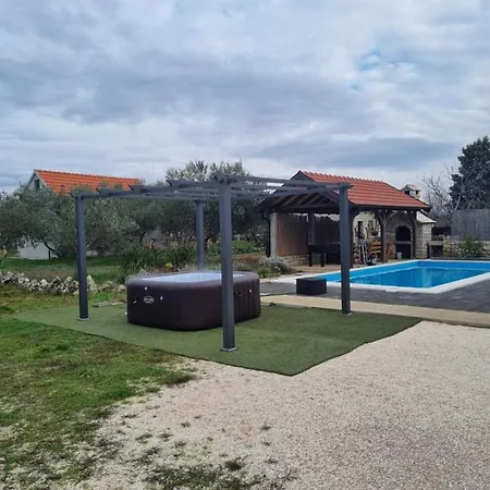 Olive Tree House With Jacuzzi, Wifi And 40m2 Pool Villa