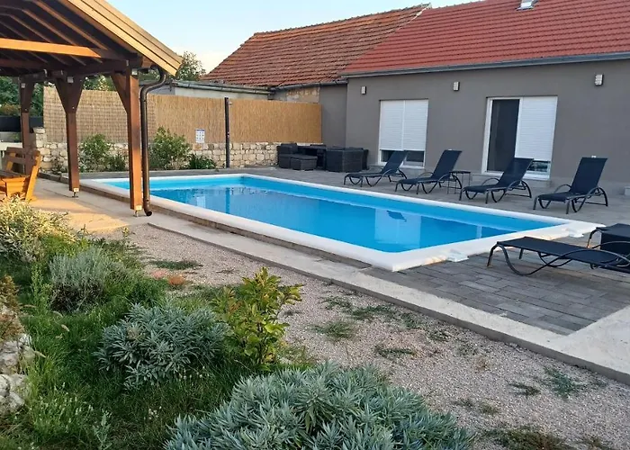 Olive Tree House With Jacuzzi, Wifi And 40m2 Pool