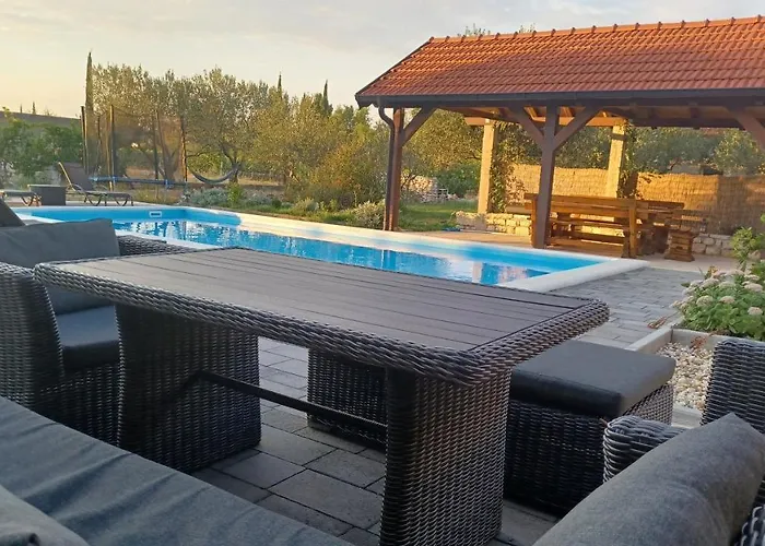 וילה Olive Tree House With Jacuzzi, Wifi And 40m2 Pool