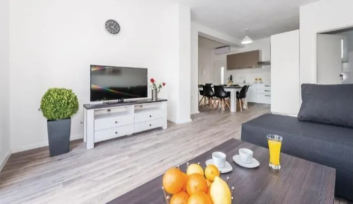 Olive Tree House With Jacuzzi, Wifi And 40m2 Pool * Siritovci