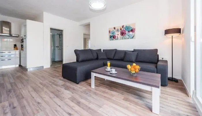 Olive Tree House With Jacuzzi, Wifi And 40m2 Pool * Siritovci