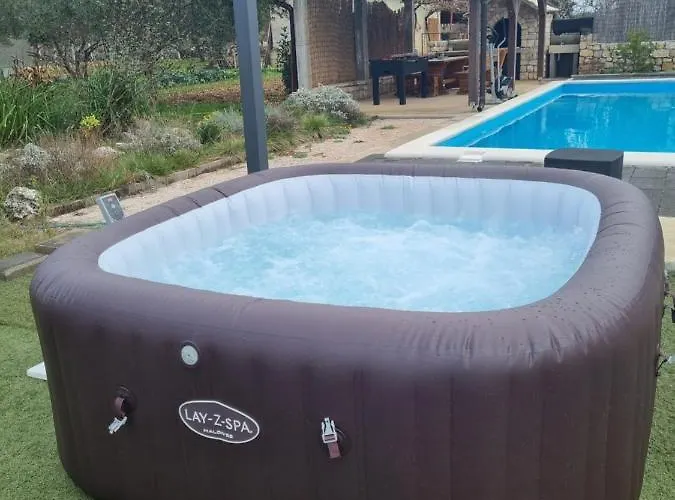 Olive Tree House With Jacuzzi, Wifi And 40m2 Pool * Siritovci