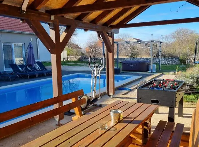 Olive Tree House With Jacuzzi, Wifi And 40m2 Pool וילה *